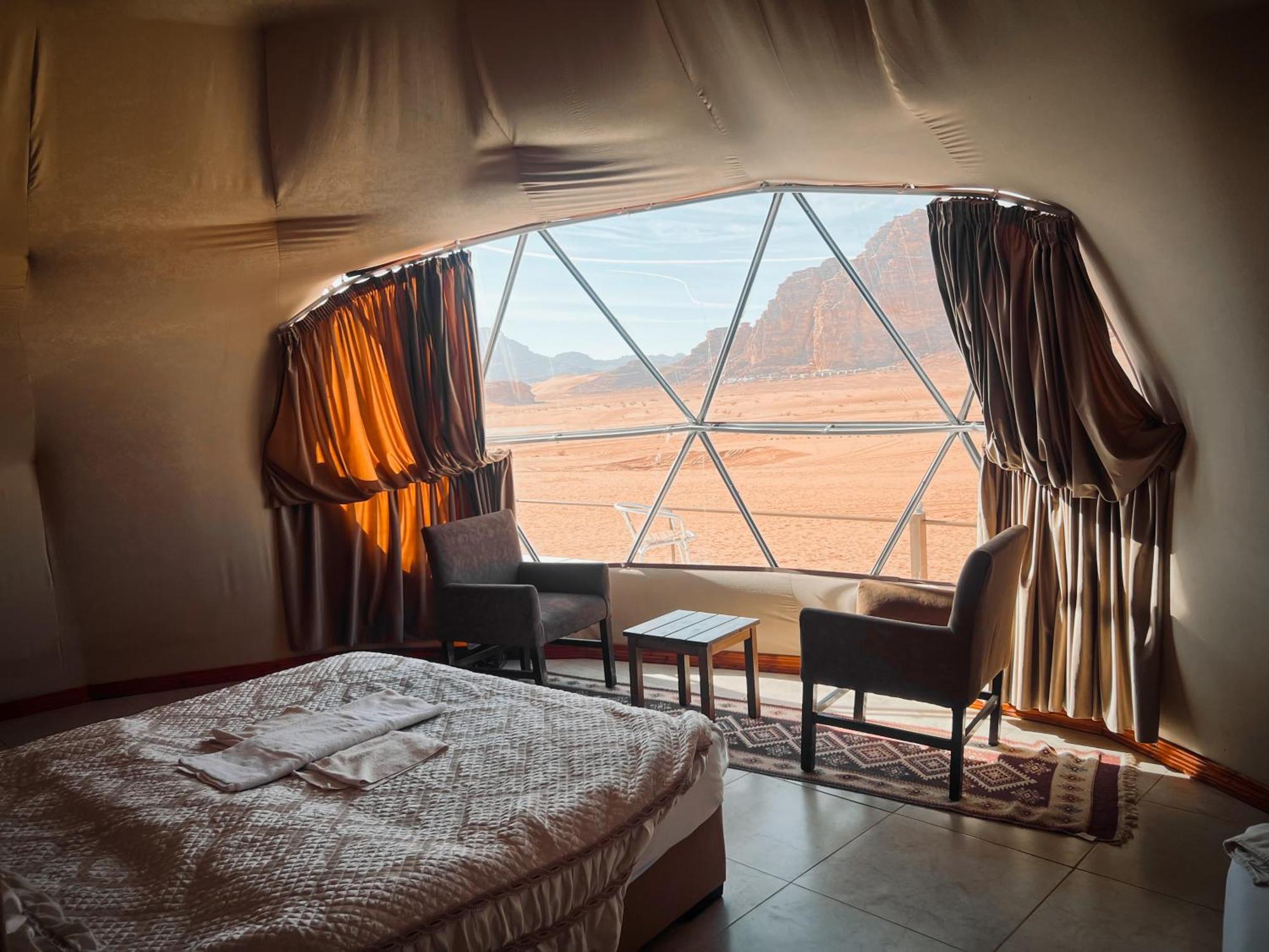 Rum Royal Flower Luxury Camp وادي رم المظهر الخارجي الصورة